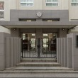 東側正門